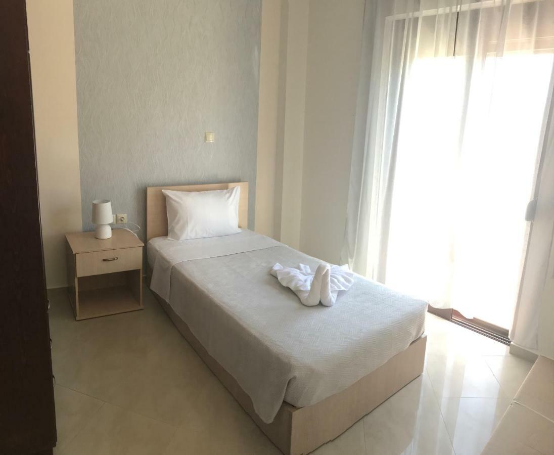M&M Villa Kathiana ภายนอก รูปภาพ
