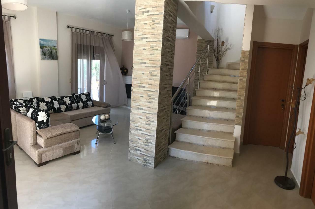 M&M Villa Kathiana ภายนอก รูปภาพ